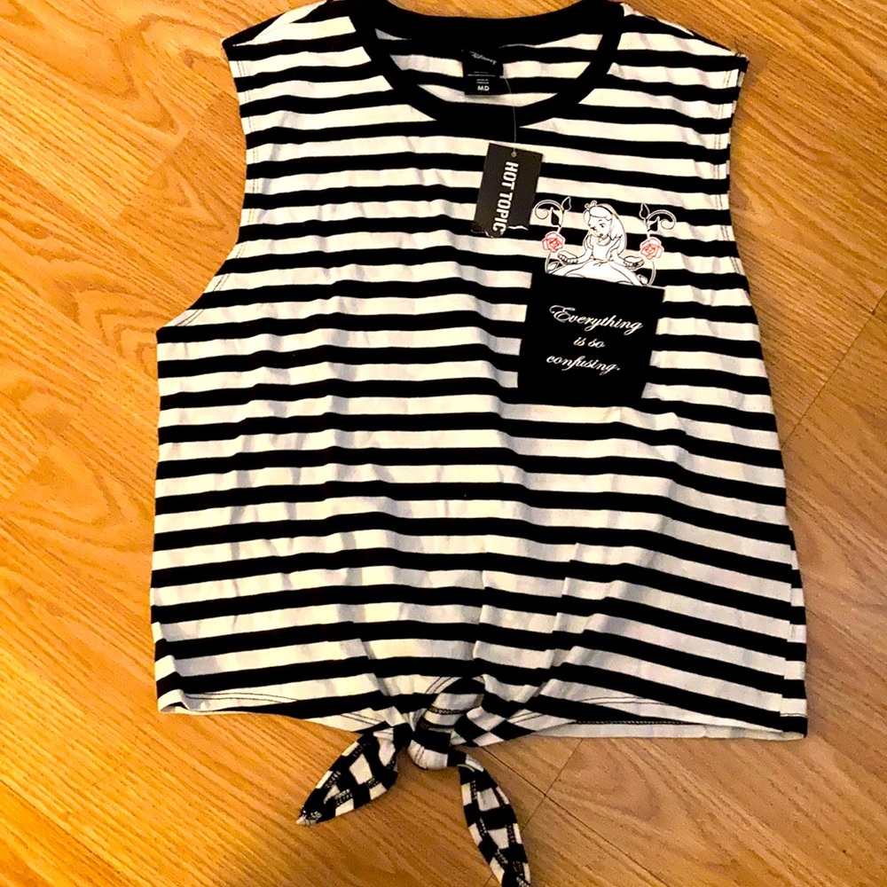 Alice in Wonderland tee size medium
